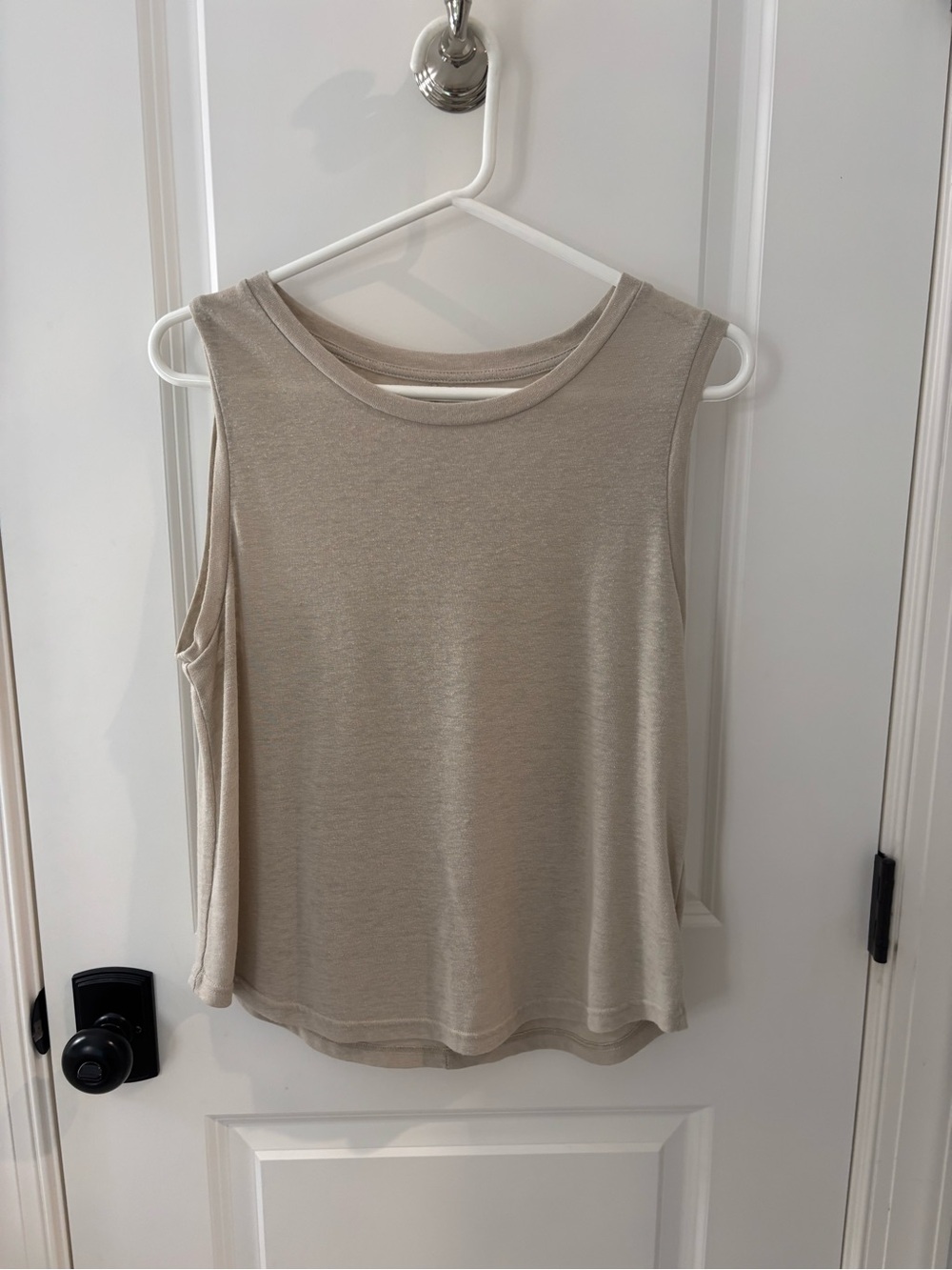 GAP Women’s Sleeveless Tank Top